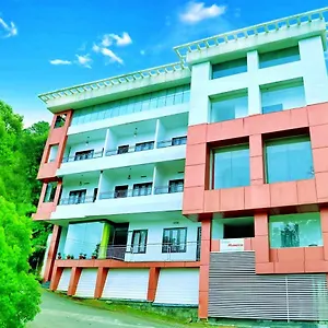 Red Castle Hotel
